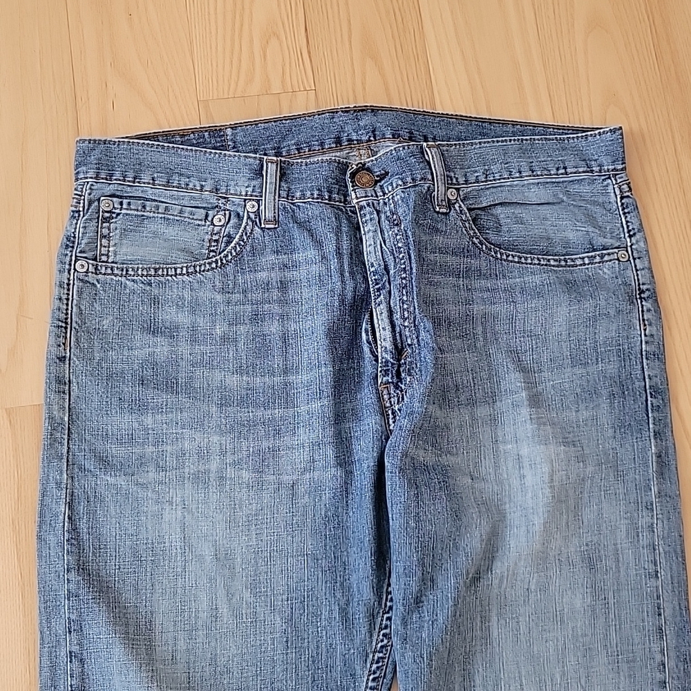 Levi’s 505 Jeans 36x32 Men’s Regular Fit Blue Denim Straight Leg Distressed - Picture 8 of 13